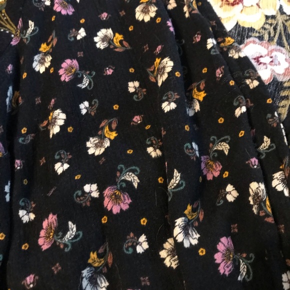 Wore to one event, no longer needed - Picture 3 of 4